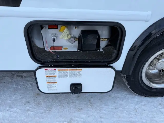 East West by Forest River Entrada 2000NS 2026