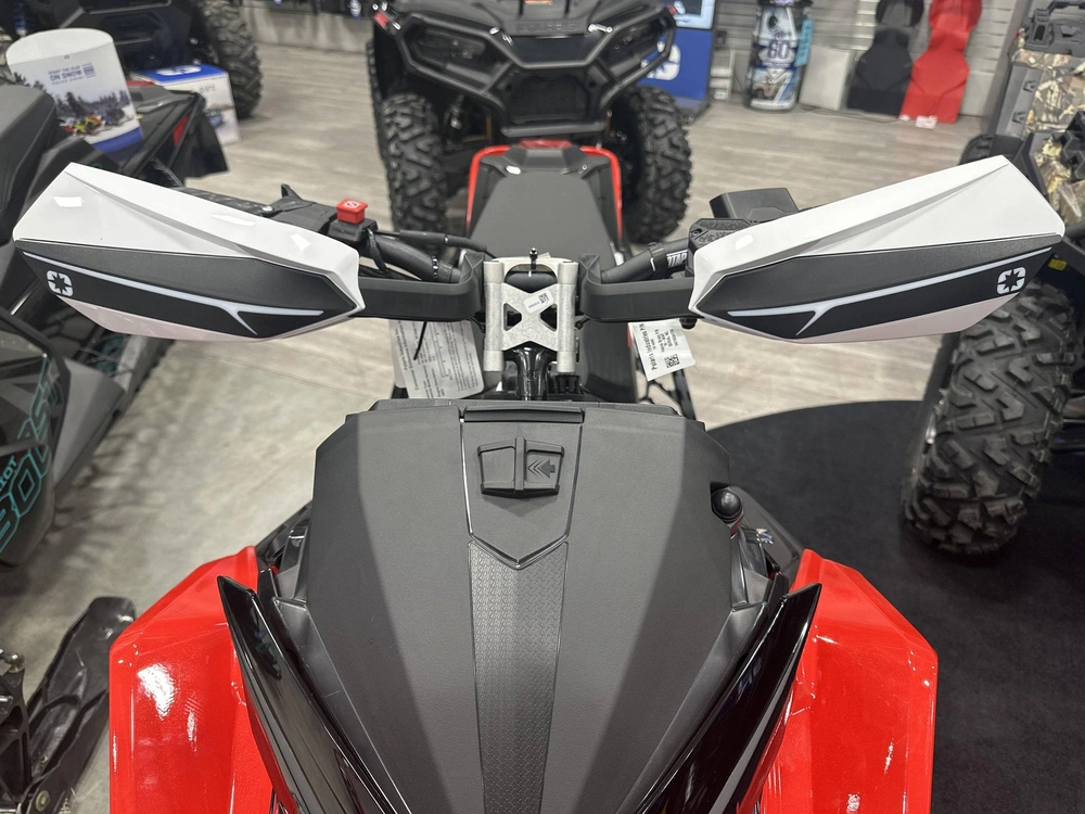 2025 Polaris 9r Indy Xcr 136 Le alt