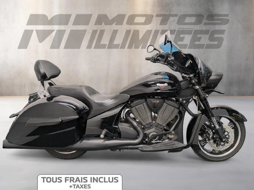 Victory Motorcycles Cross Roads 8-ball 2014 alt