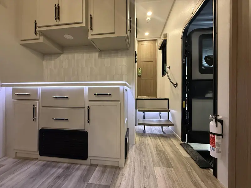 2026 Astoria 3173RLP Platinum