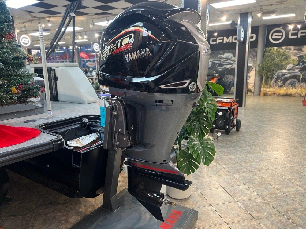 2025 Yamaha Vmax 250 Sho alt