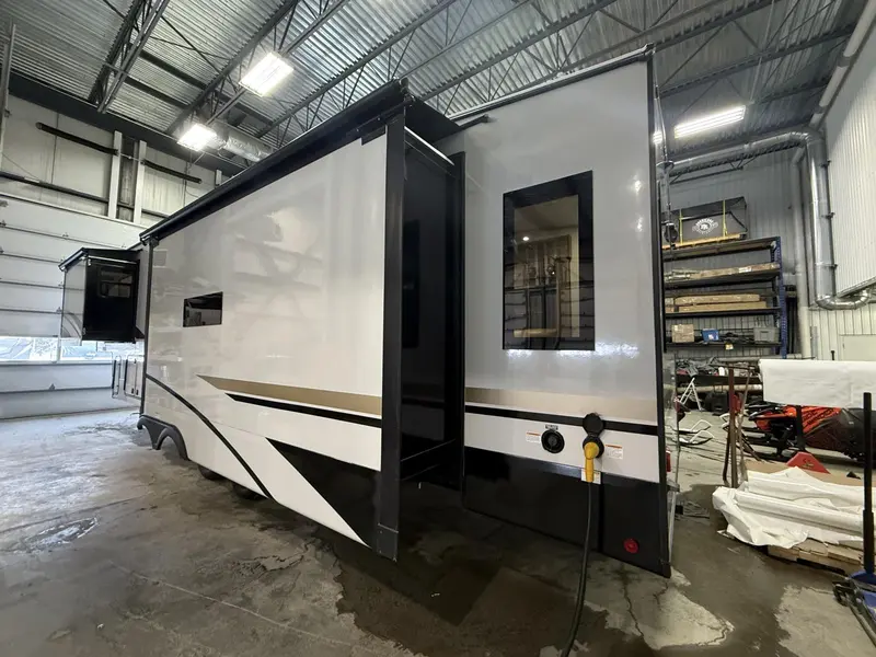 2026 Astoria 3173RLP Platinum