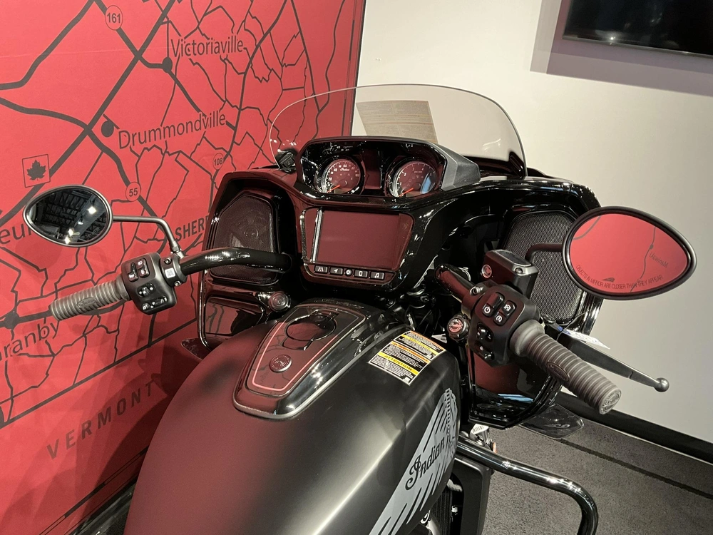 Indian Motorcycle Challenger Dark Horse 2026 alt