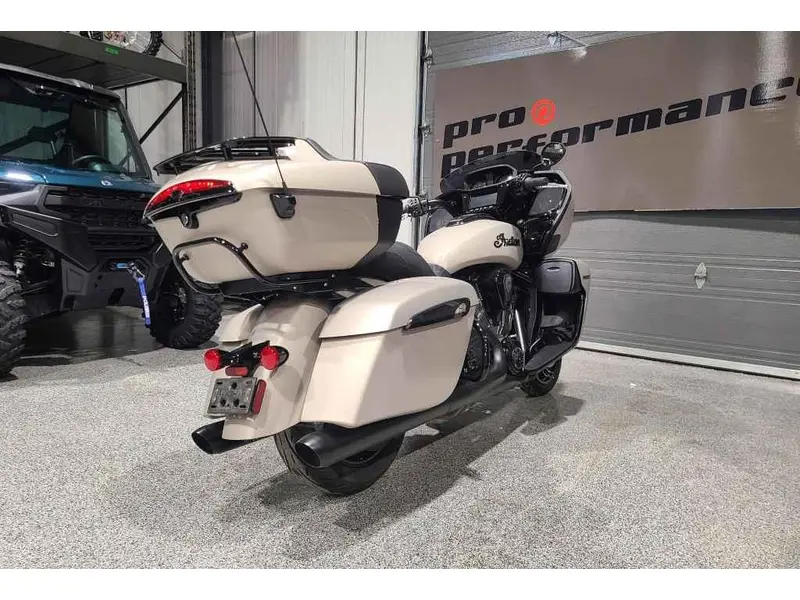 2023 Indian Motorcycle PURSUIT DH PREMIUM thumbnail 10