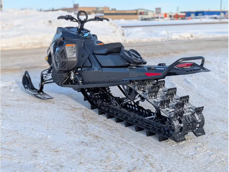 2026 Ski-Doo SUMMIT ADR w/ EDGE Pkg 154 850 E-TEC Turbo R PowderMax X-Light FlexEdge 3.0" SHOT