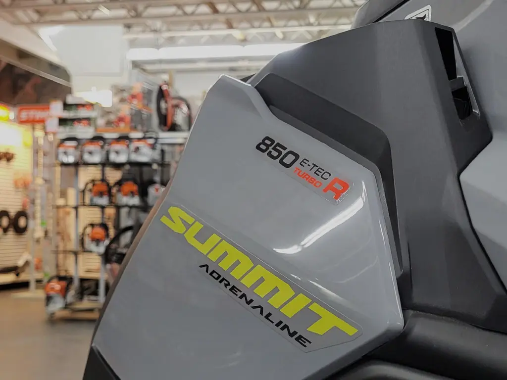 2026 Ski-doo Summit Adrenaline W/ Edge Pkg - 165" alt