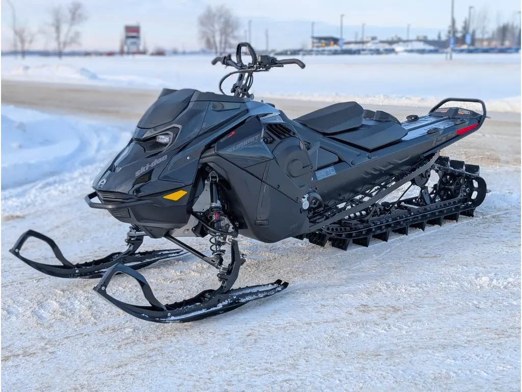 2026 Ski-Doo SUMMIT ADR w/ EDGE Pkg 154 850 E-TEC Turbo R PowderMax X-Light FlexEdge 3.0" SHOT 