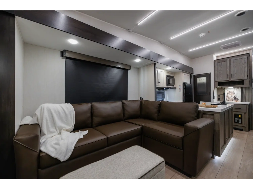 Arctic Wolf 289pano 2026 alt