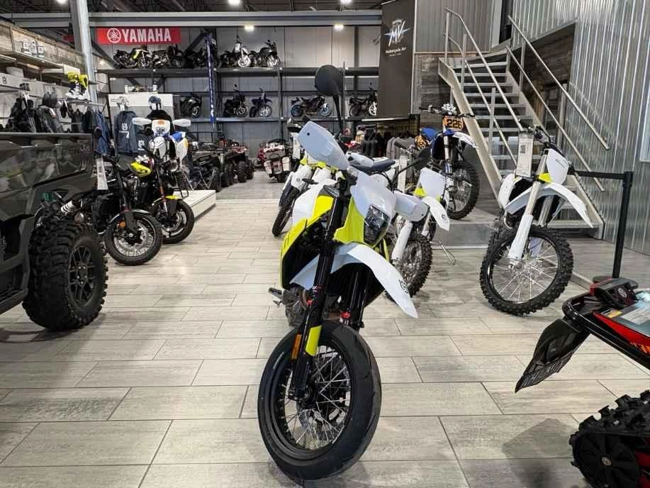 2026 Husqvarna 701 Supermoto alt