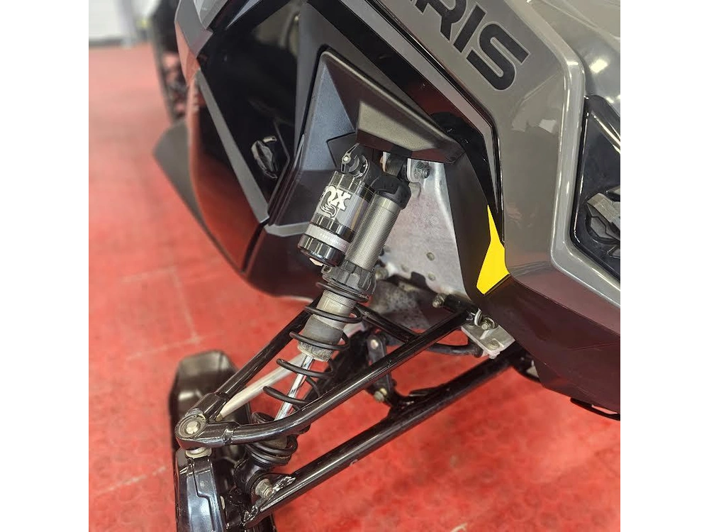 2025 Polaris 650 Indy Adventure 137 alt