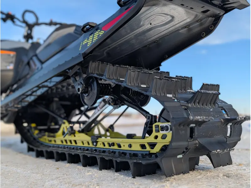 2026 Ski-Doo SUMMIT ADR w/ EDGE Pkg 146 850 E-TEC PowderMax FlexEdge 2.5" SHOT