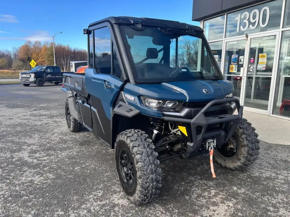 Can-Am DEFENDER PRO LIMITED CAB HD10 2025
