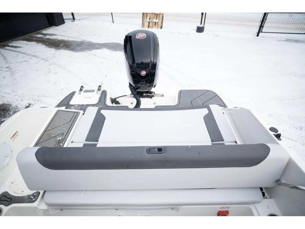 2023 Bayliner M19 alt