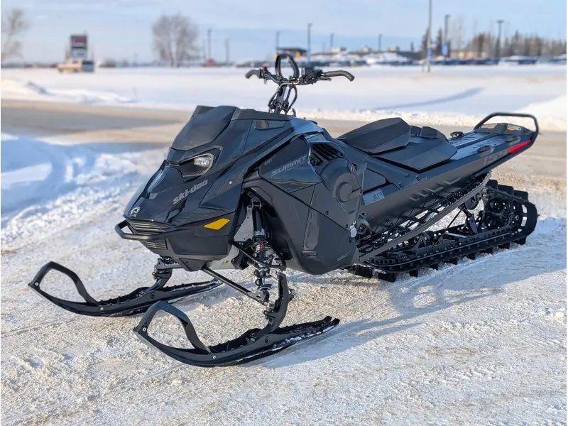 2026 Ski-Doo SUMMIT ADR w/ EDGE Pkg 154 850 E-TEC PowderMax FlexEdge 2.5" SHOT