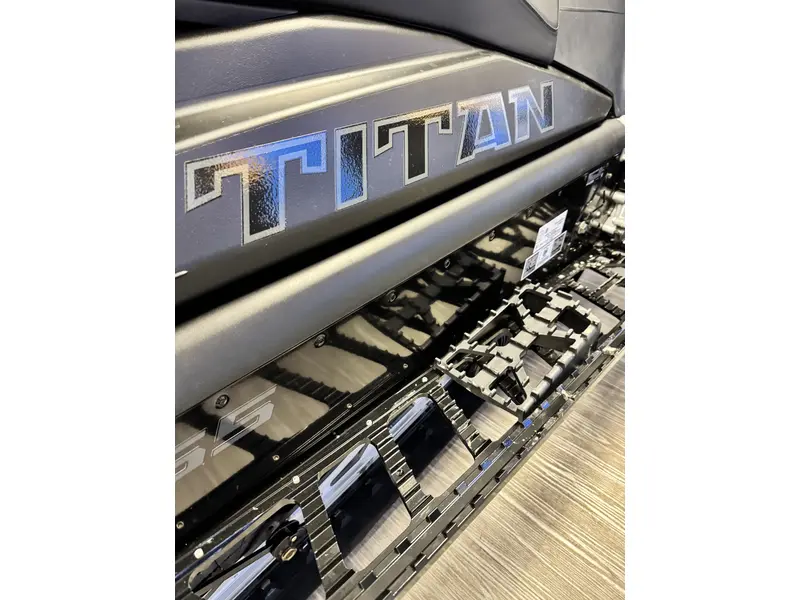 2025 Polaris 650 TITAN 155 E-START / REV