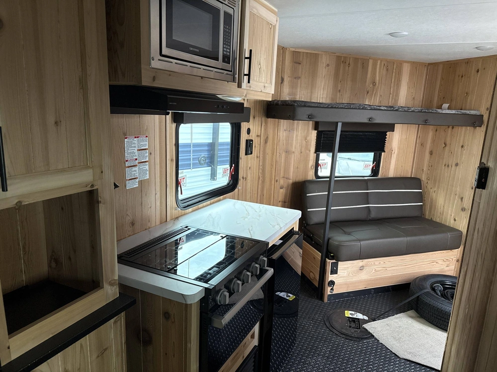 2026 Forest River Cherokee 16hut alt