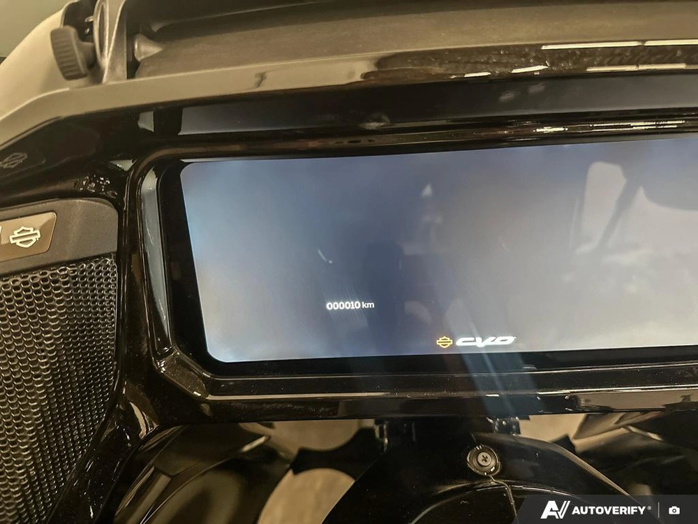 2025 Harley-davidson Cvo Road Glide St alt