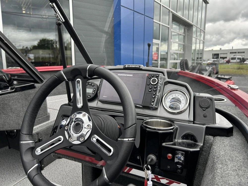 Legend 17xt Black/chili Pepper Red 2026 alt