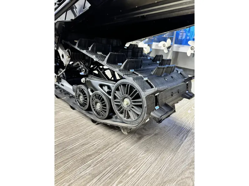 2025 Polaris 650 TITAN 155 E-START / REV