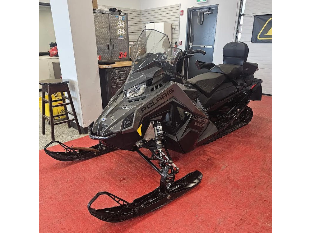 2025 Polaris 650 Indy Adventure 137 alt
