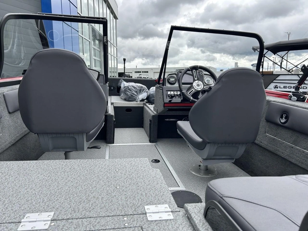 Legend 17xt Black/chili Pepper Red 2026 alt