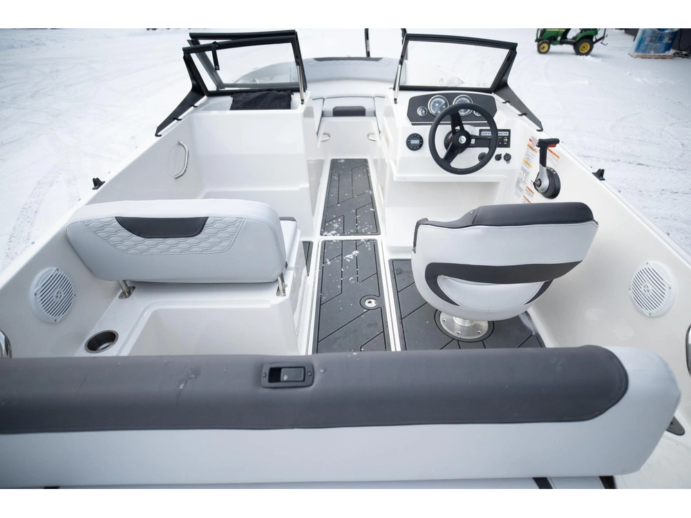 2023 Bayliner M19 alt