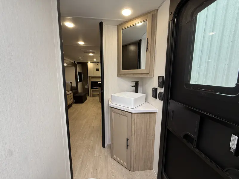 2026 Cherokee 29TE Grey Wolf