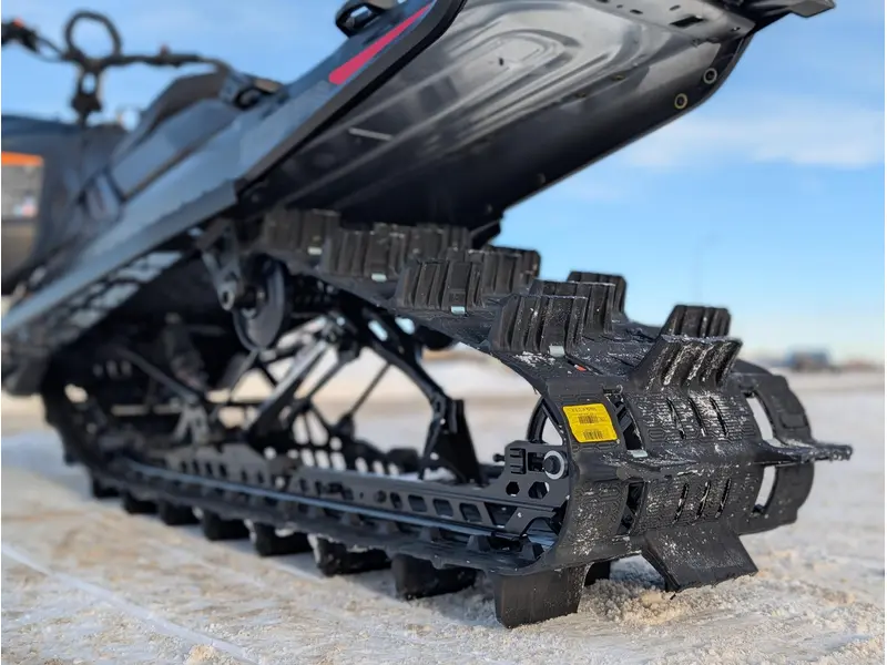 2026 Ski-Doo SUMMIT ADR w/ EDGE Pkg 154 850 E-TEC PowderMax FlexEdge 2.5" SHOT