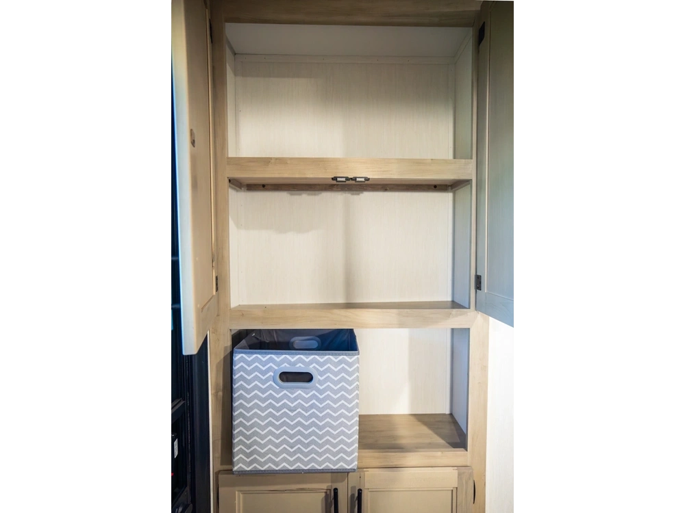 Cherokee 24rrt Grey Wolf Cargo 2026 alt