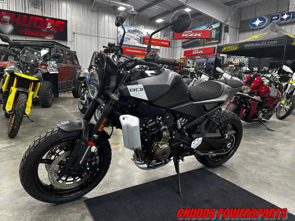 2024 Husqvarna Svartpilen 801 alt