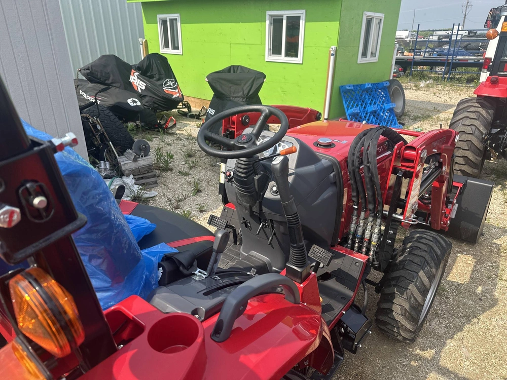 2025 Mahindra 1626 Hst 4fhrfil alt