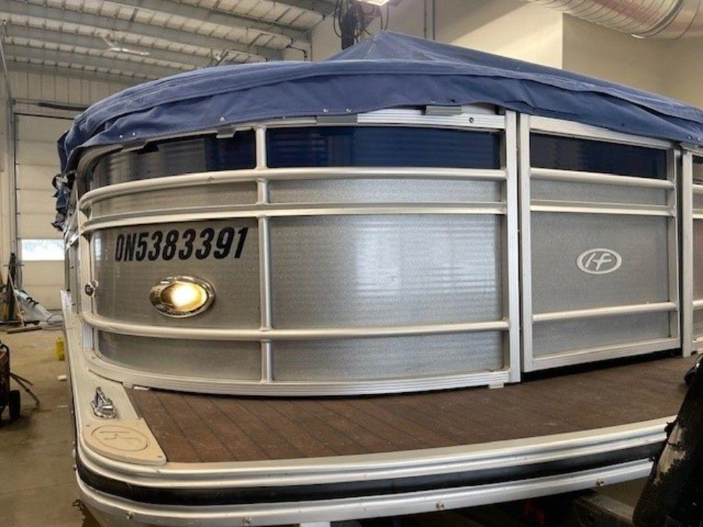 2014 Harris Sunliner 220 alt