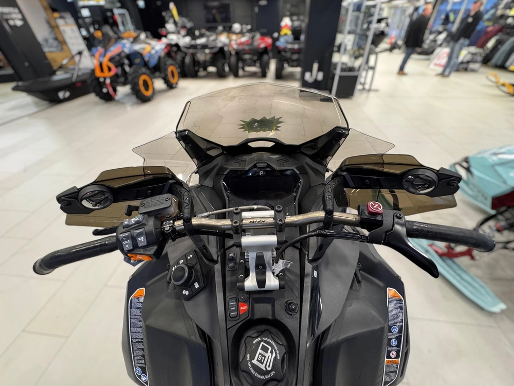 2022 Ski-doo Mach Z 900 Turbo R alt