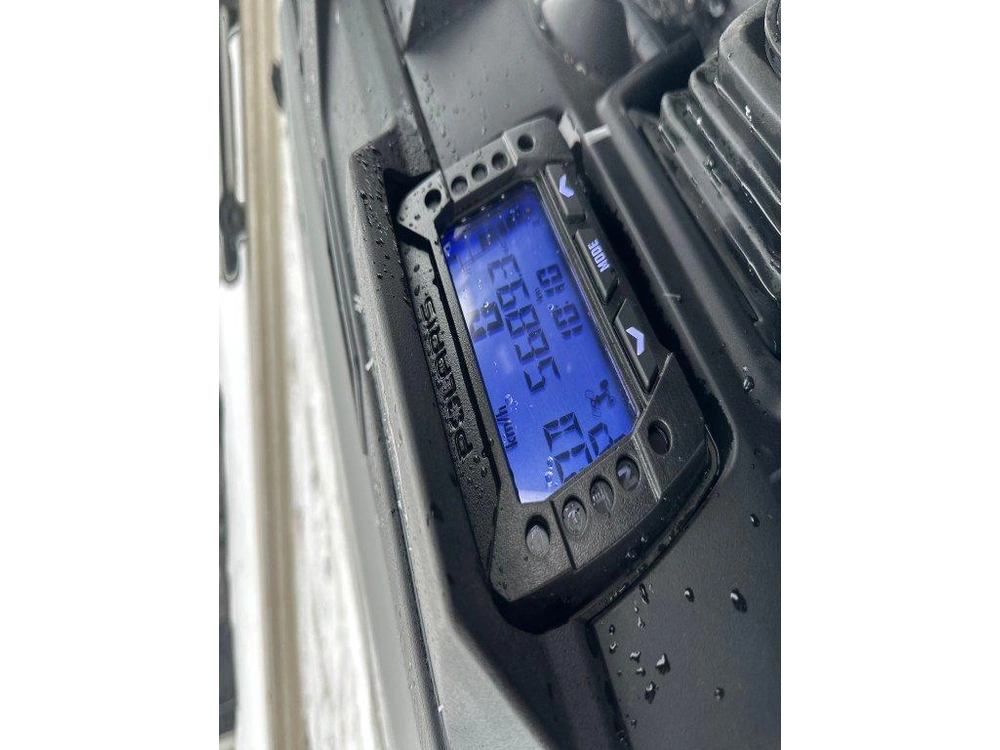 Polaris R24mae57b4 2024 alt