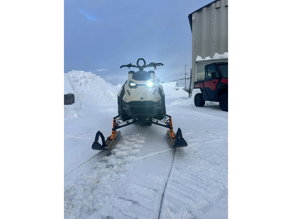 Ski-doo Summit Adrenaline Edge 850 2024 alt