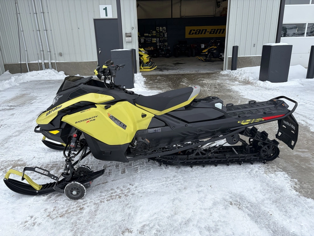 2025 Ski-doo Backcountry Xrs 146x2 850 Turbo 10.25" Touchscreen alt