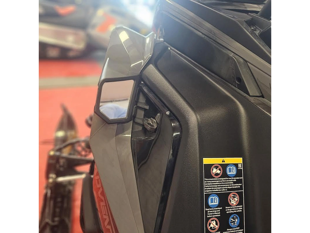 2025 Polaris 650 Indy Adventure 137 alt