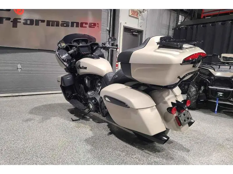 2023 Indian Motorcycle PURSUIT DH PREMIUM thumbnail 11