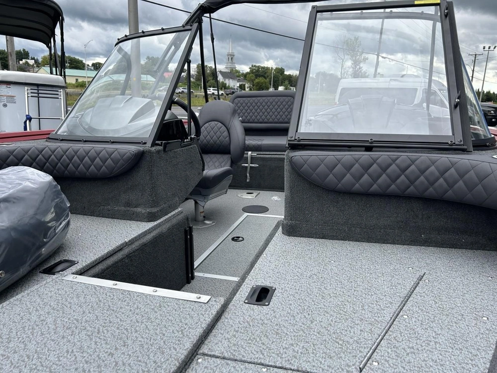 Legend 17xt Black/chili Pepper Red 2026 alt