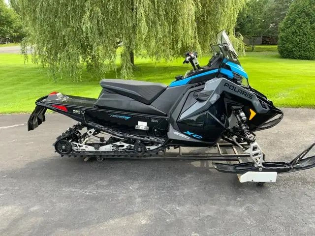 Polaris 850 Indy Xc 129 2022 alt