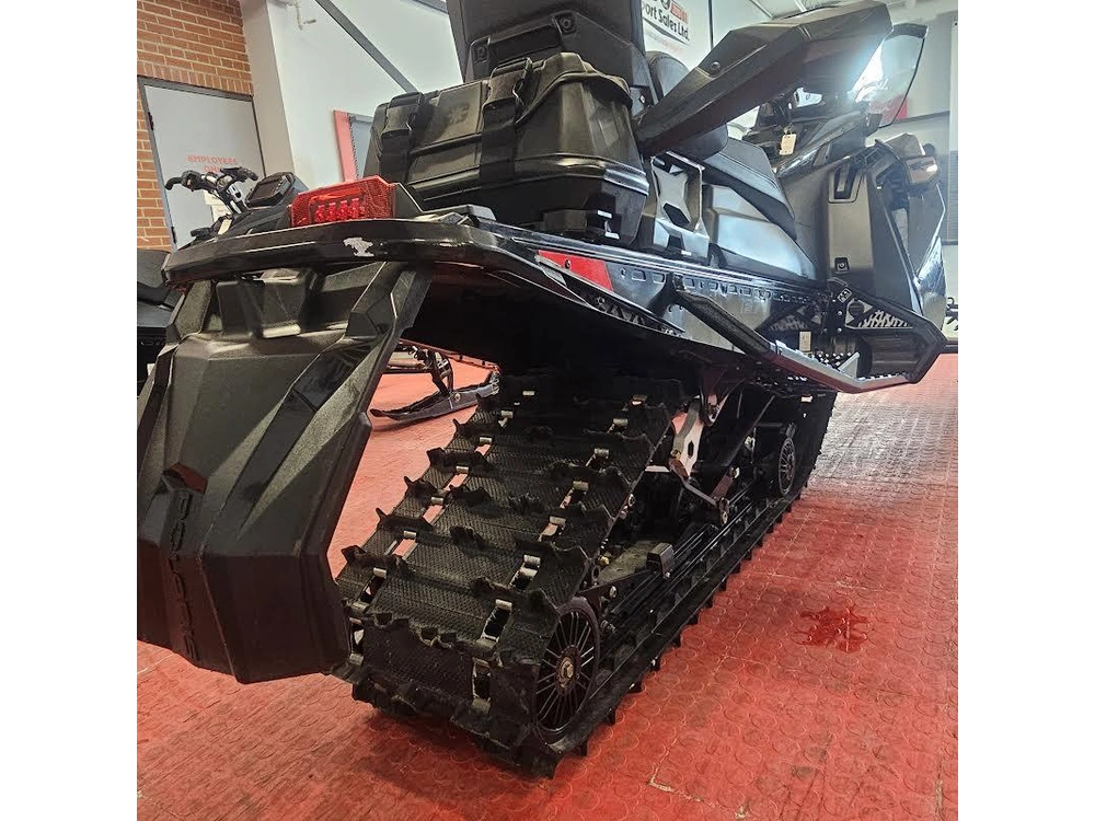 2025 Polaris 650 Indy Adventure 137 alt