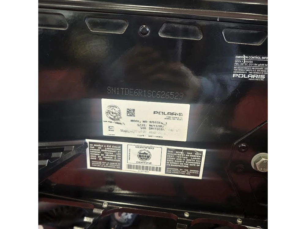 2025 Polaris 650 Indy Adventure 137 alt