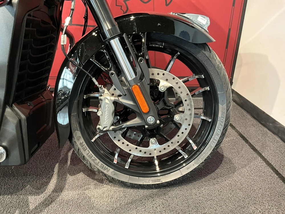 Indian Motorcycle Challenger Limited + 112 Package 2026 alt