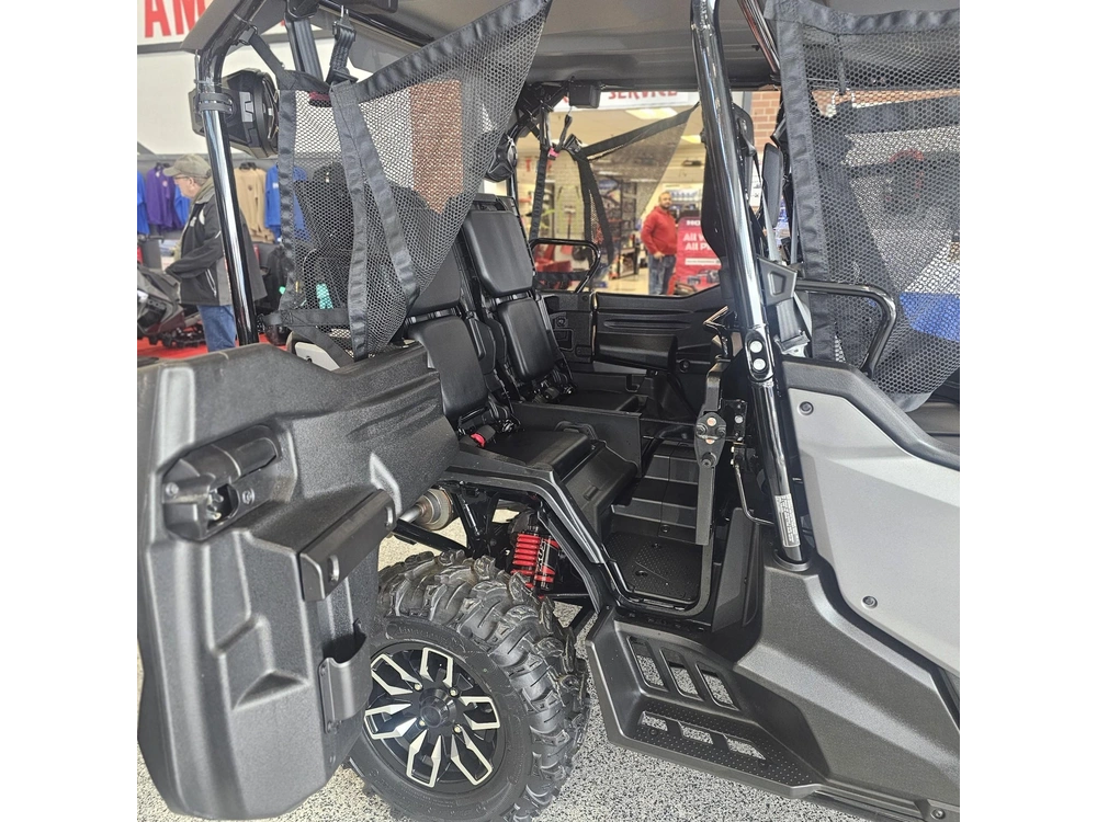 2025 Honda Pioneer 1000-5 alt
