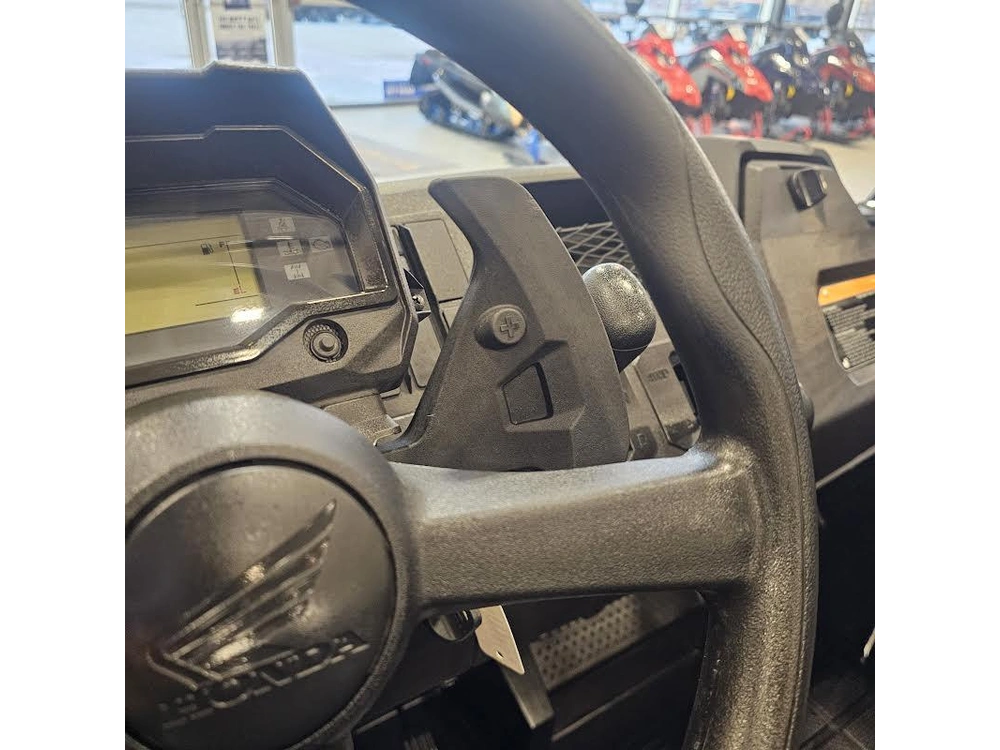 2025 Honda Pioneer 700 Deluxe alt