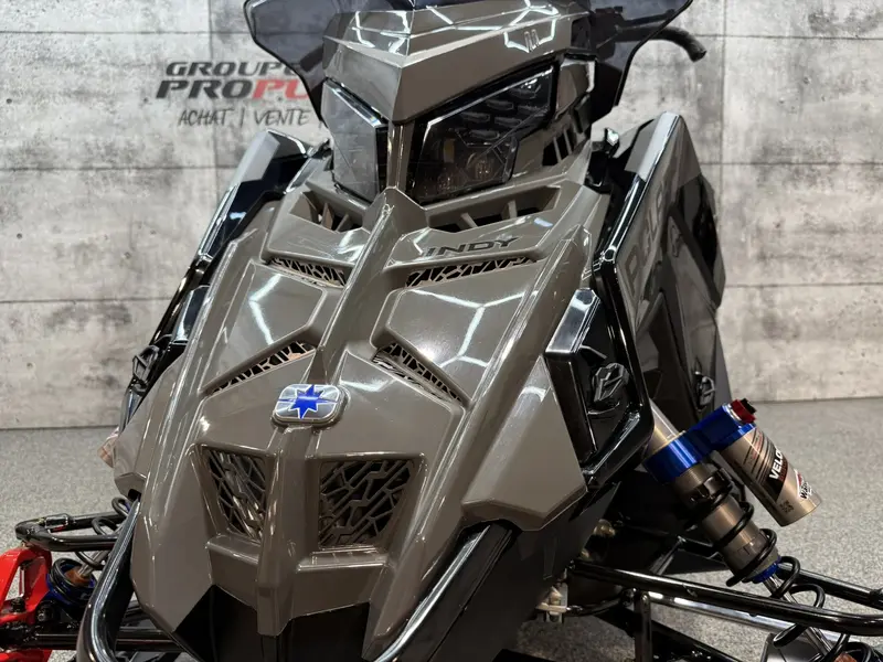 2025 Polaris Indy XCR 850 | Garantie déc. 2028