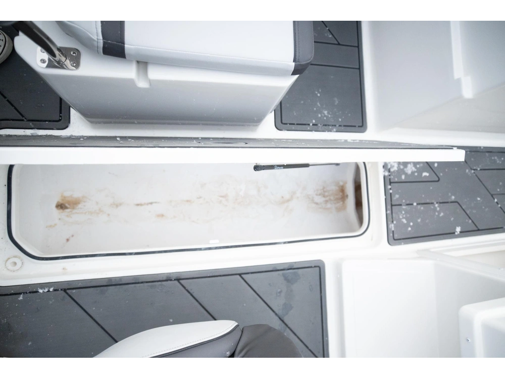 2023 Bayliner M19 alt