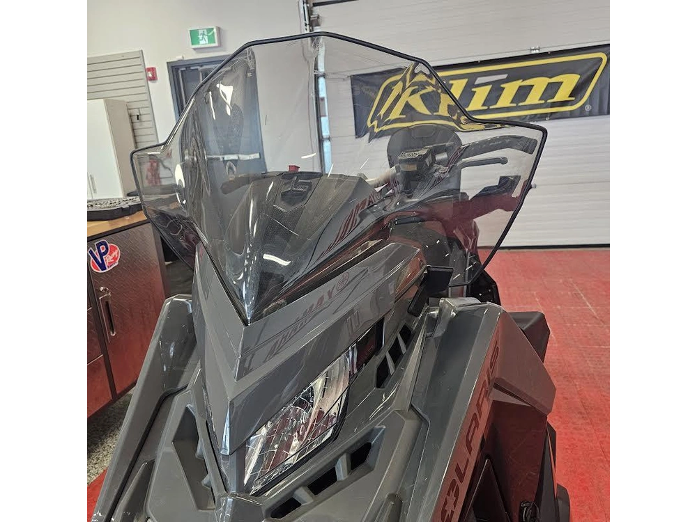 2025 Polaris 650 Indy Adventure 137 alt