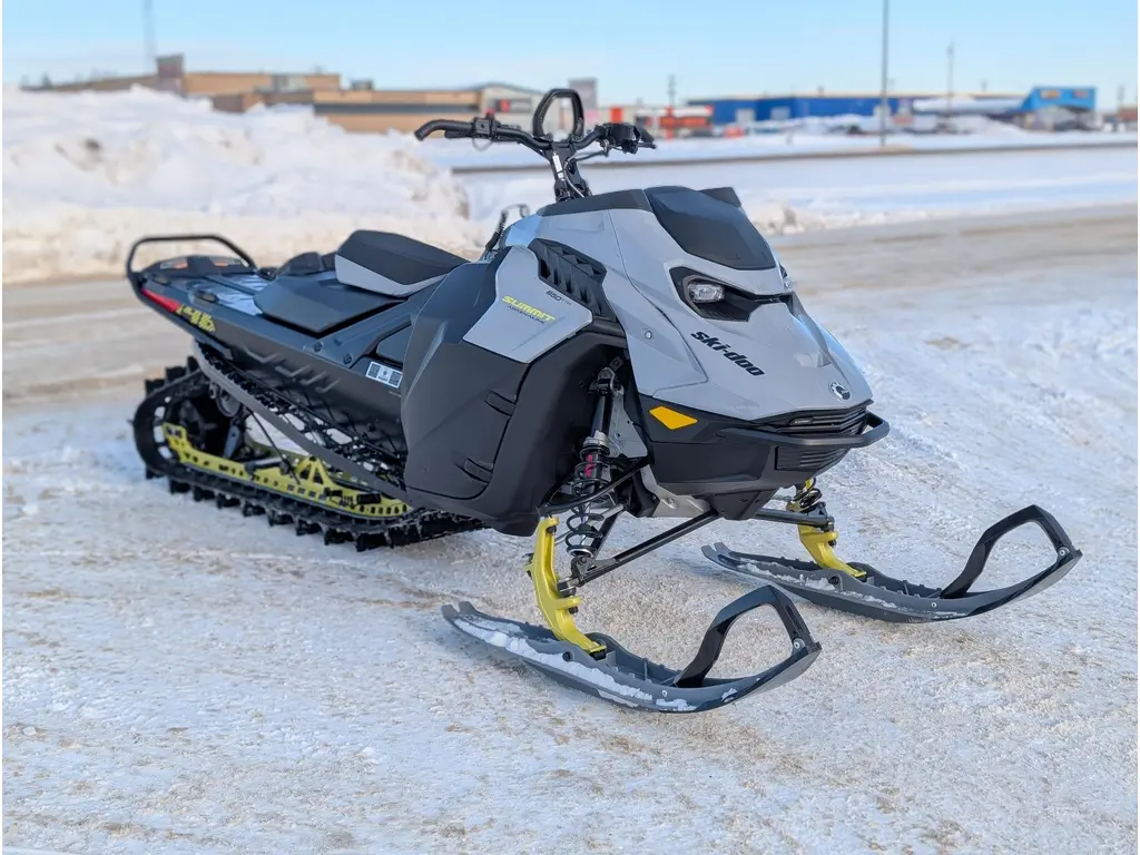 2026 Ski-Doo SUMMIT ADR w/ EDGE Pkg 146 850 E-TEC PowderMax FlexEdge 2.5" SHOT 