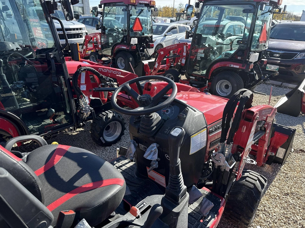 2025 Mahindra 1120 Hst 4fhilm alt